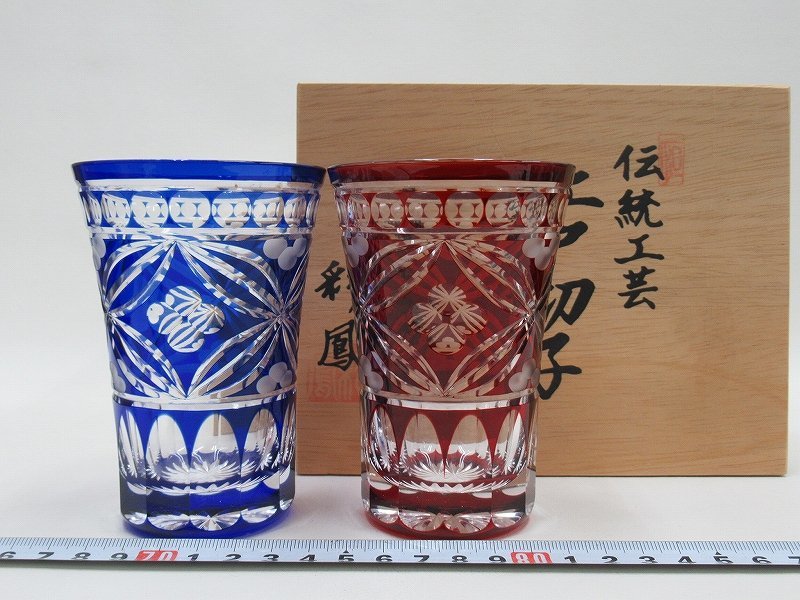 手吹きガラス：金と赤の水玉模様の花瓶 - Etsy 日本 金赤吹き