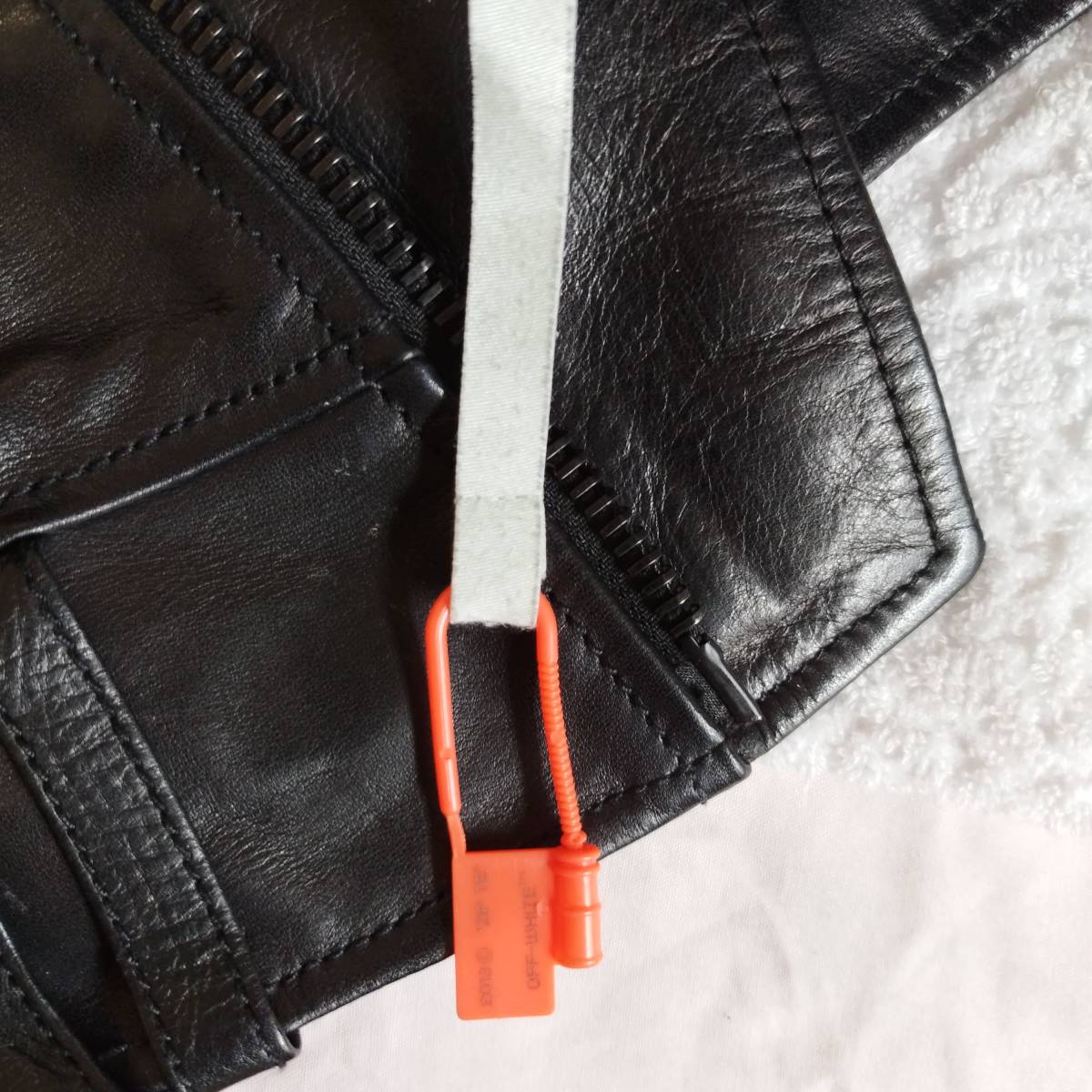 オフホワイト OFF WHITE OFF-WHITE 美品ダブル ライダース バック 