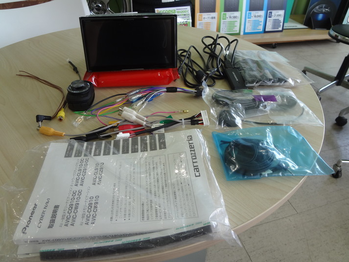 極上美品USED! カロッツェリア サイバーナビ AVIC-CZ910-DC シリアル