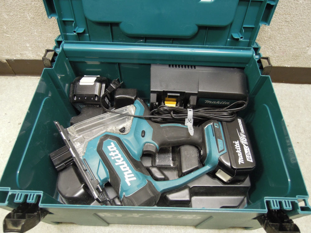 100%新品，本物保証 3704 makita マキタ 充電式ボードカッタ SD180DRGX バッテリー2個 充電器付き(切断機)｜売買されたオークション情報、yahooの商品情報をアーカイブ公開 - オークファン その他