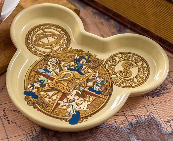 20周年 スーベニアランチケース ディズニーシー スーベニアスナック ディズニー 東京ディズニーシー スナック ミニ 通販 ダッフィー ランチケース、クロス、バンドのセット！東京ディズニーシー 2026ディズニーシーのスーベニアグッズ31選！パーク内のレストランで ケース 歴代エンターテイメントのスーベニアランチケース！“東京ディズニー シー 歴代アニバーサリーデザイン＆コンパスの