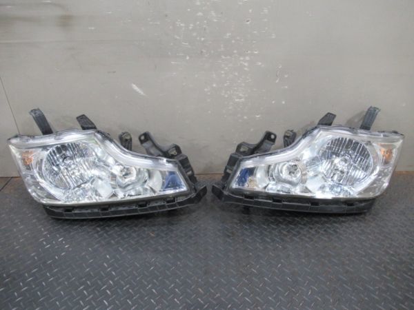 28861　RK1　ステップワゴン　前期　純正HID　ヘッドライト　左右SET　クモリ有