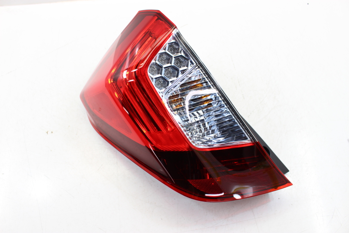 美品/破損無 フィット ハイブリッド GP5 テールランプ 左 左側 LED