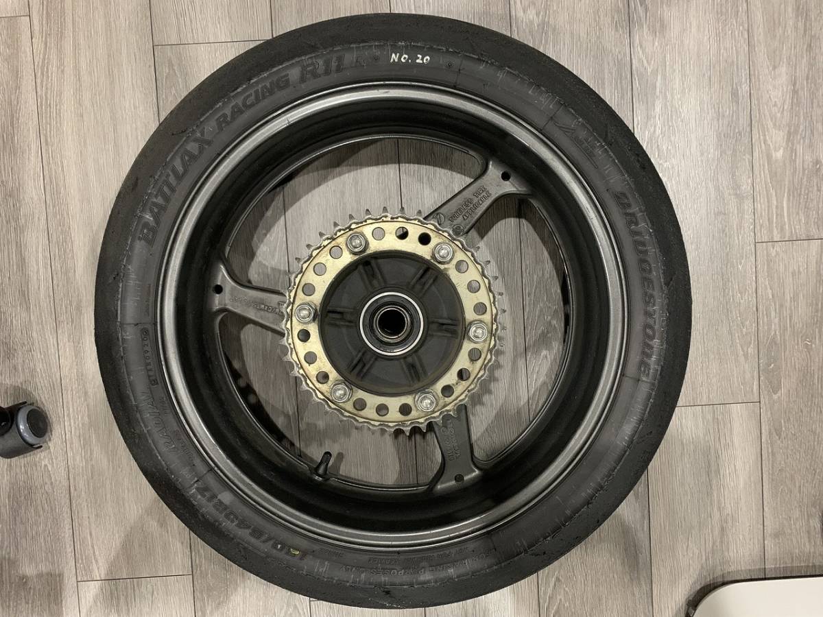 激安 CBR600RR PC37 前期/後期 PC40 5.5×17 純正リアホイール 1円 