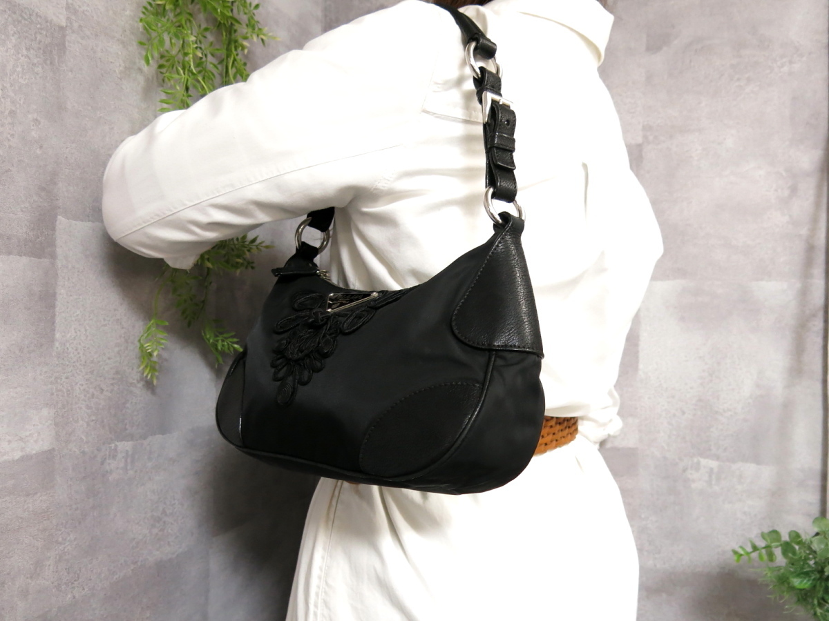 ○超美品○PRADA プラダ○刺繍○ポコノ ナイロン カーフ レザー 本革 