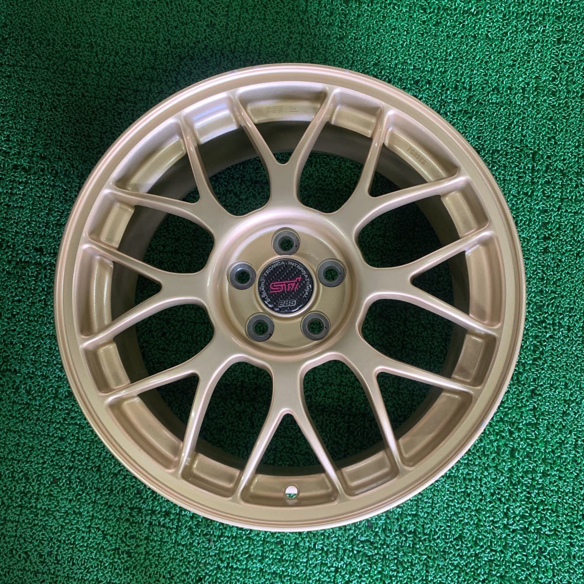 希少！スバル STi BBS RG328 17×7J+53 1本 展示品 ゴールド 鍛造 