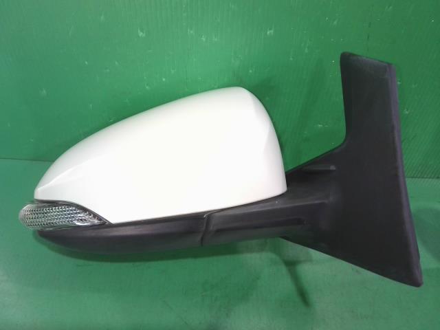 お得，新品 アクア DAA-NHP10 右サイドミラー ドアミラー 082 87910-52D70(ドアミラー)｜売買されたオークション情報、yahooの商品情報をアーカイブ公開 - オークファン トヨタ用