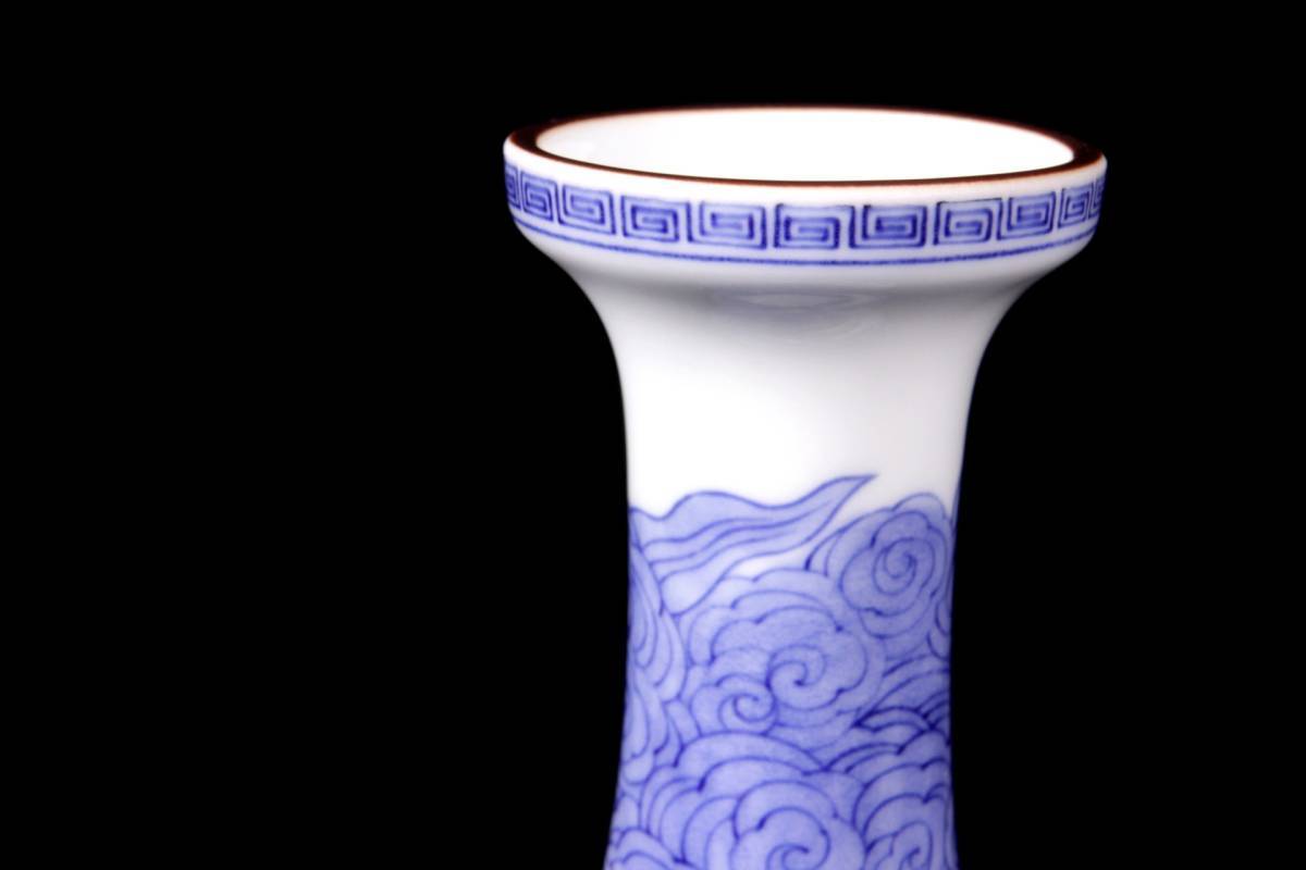 未使用品十四代 辻常陸 作 波涛雲龍文 鶴首瓶 「宮内庁御用達