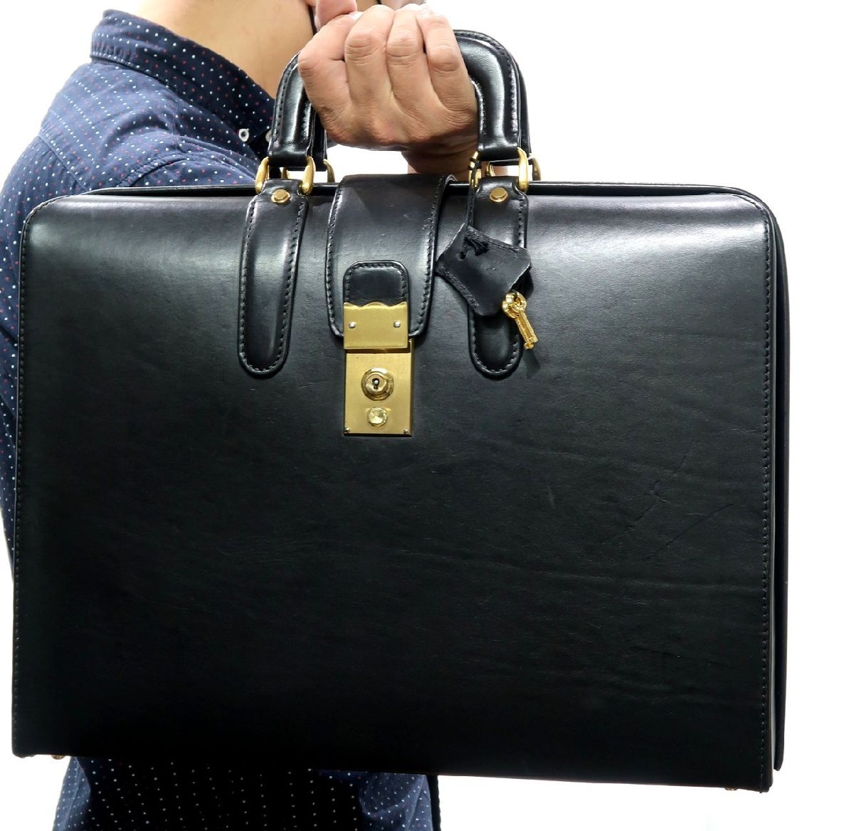 新作入荷，送料無料 定価26万円超 良品 大峡製鞄 大峡 おおば