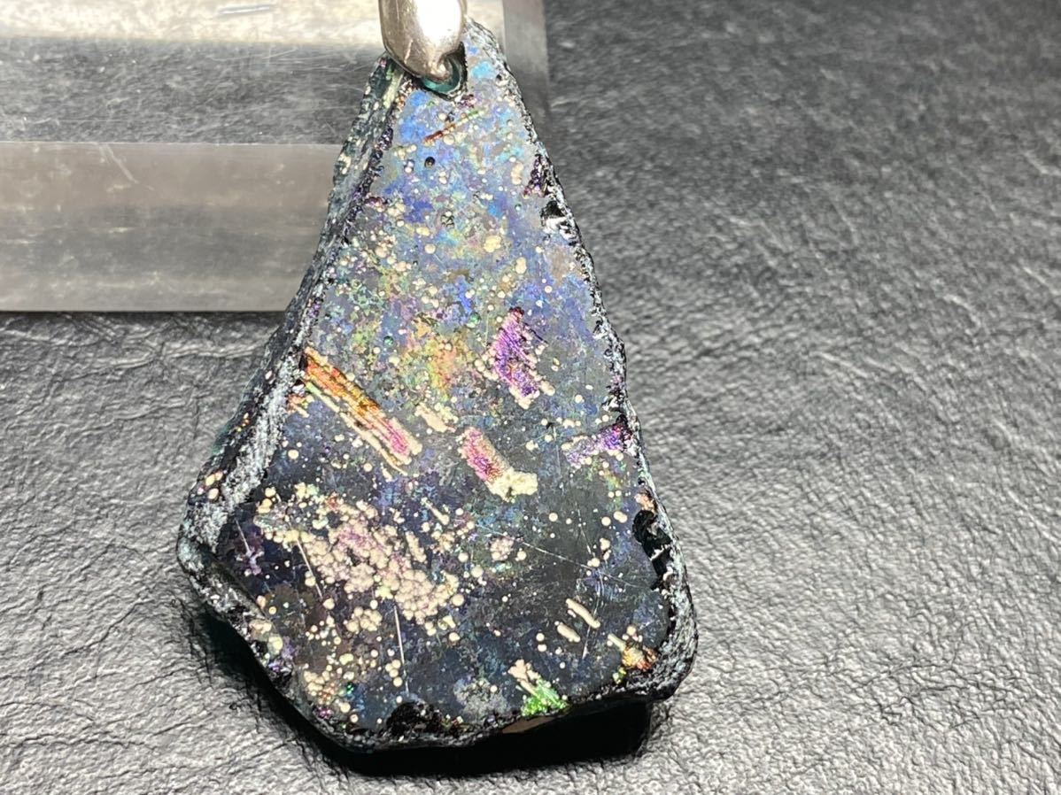 古代ローマングラス　アンティークビーズ　 ガラスペンダントトップ3000年前 銀化