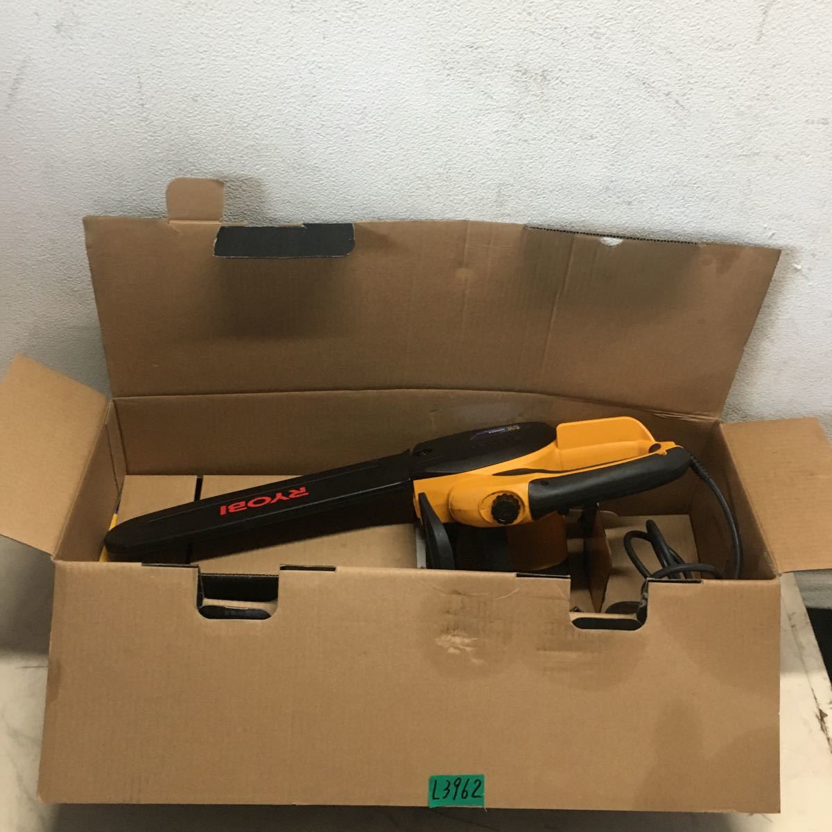 (L3962) 動作品　RYOBI リョービ チェンソー CS-3001