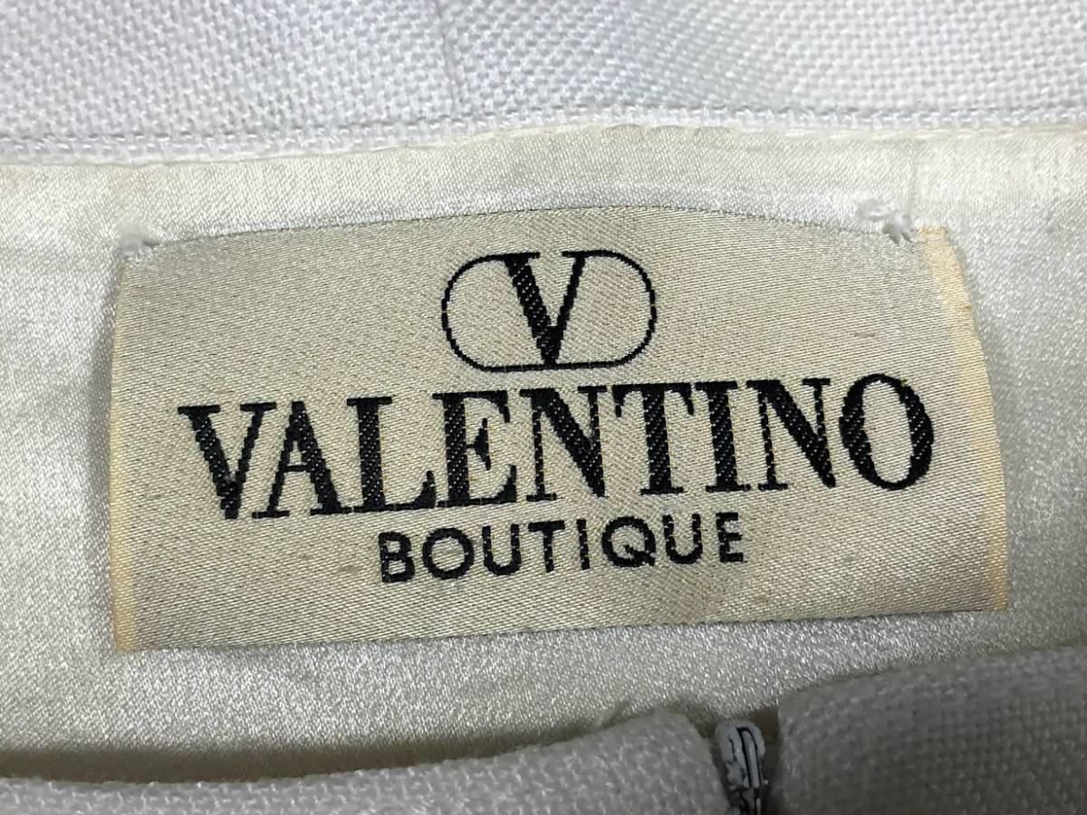 ヴァレンティノ VALENTINO ワンピース スカート フロントジップ ビーズ ホワイト 白 レディース ヴァレンティノ VALENTINO シルク混 VALENTINOのパンプスを使った人気ファッションコーディネート WEAR (6