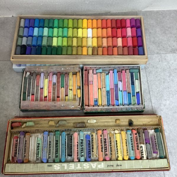 G2069【画材】「GONDOLA SOFT PASTELS 100 COLORS」他 筆／絵具