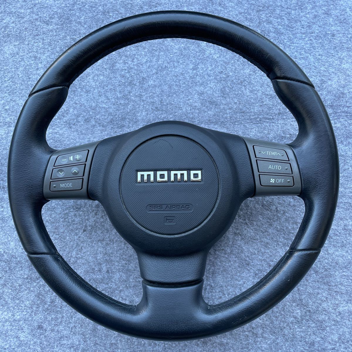 ダイハツ純正　MOMOステアリング ダイハツ純正 公式通販 MOMOステアリング ダイハツ(純正) のパーツ