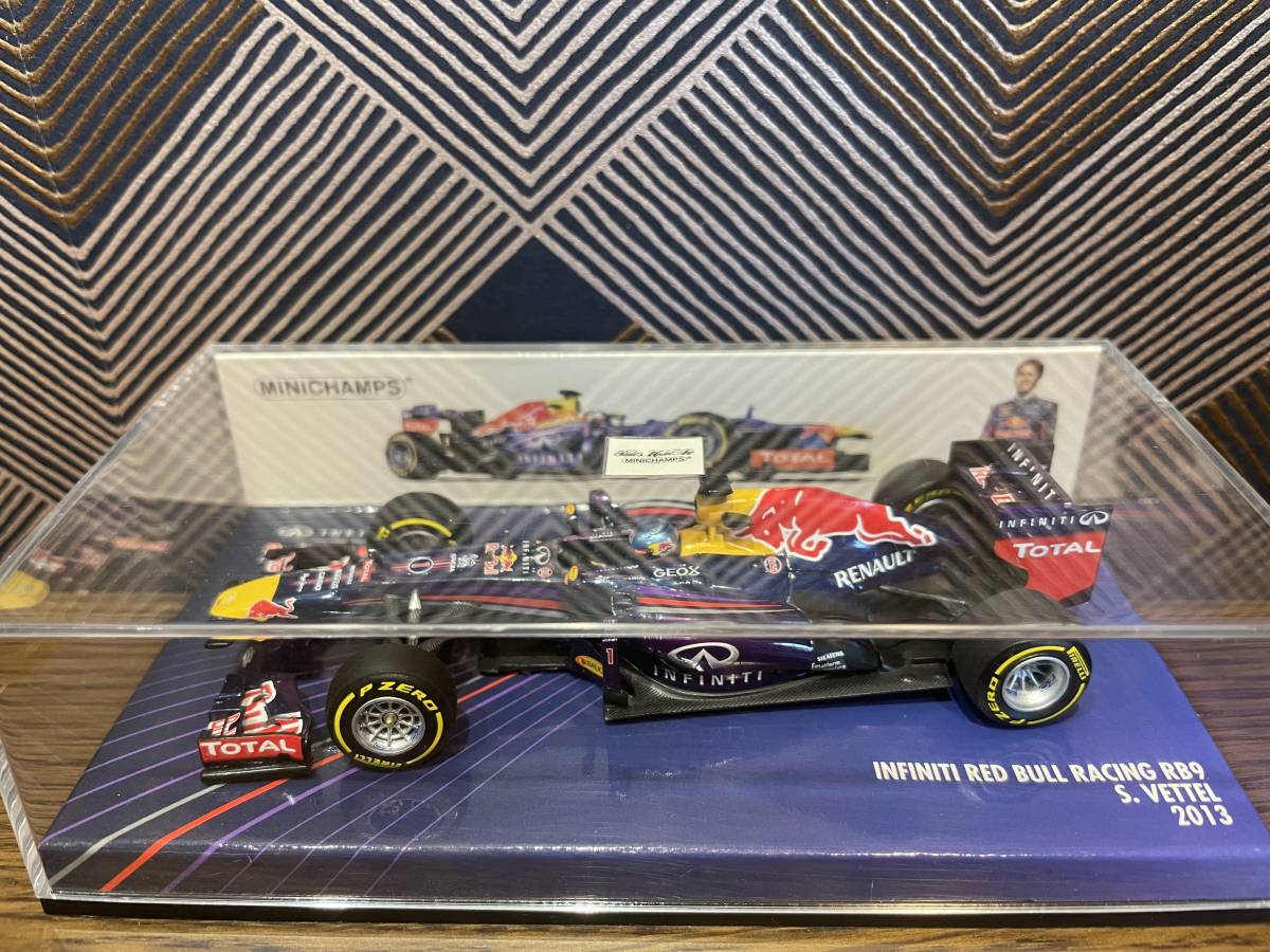 1⁄43 PMA レッドブル RB9 ミニチャンプス INFINITI RED BULL RACING 0