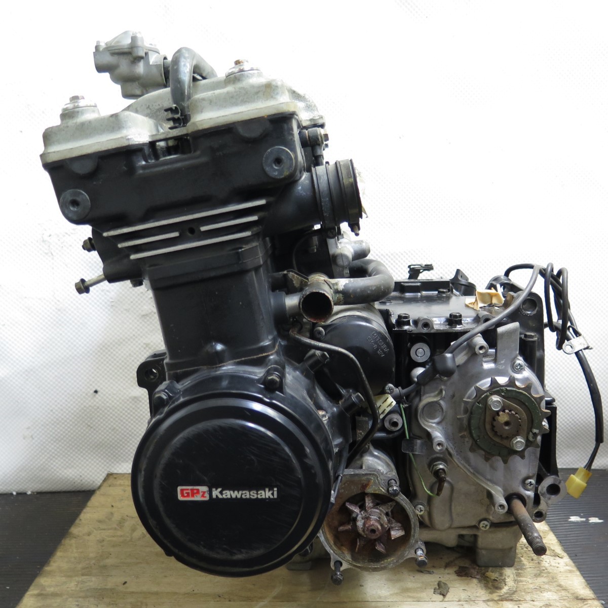 GPZ400R Yahoo!オークション [ZX400D] 純正エンジン 実働 バイクの系譜