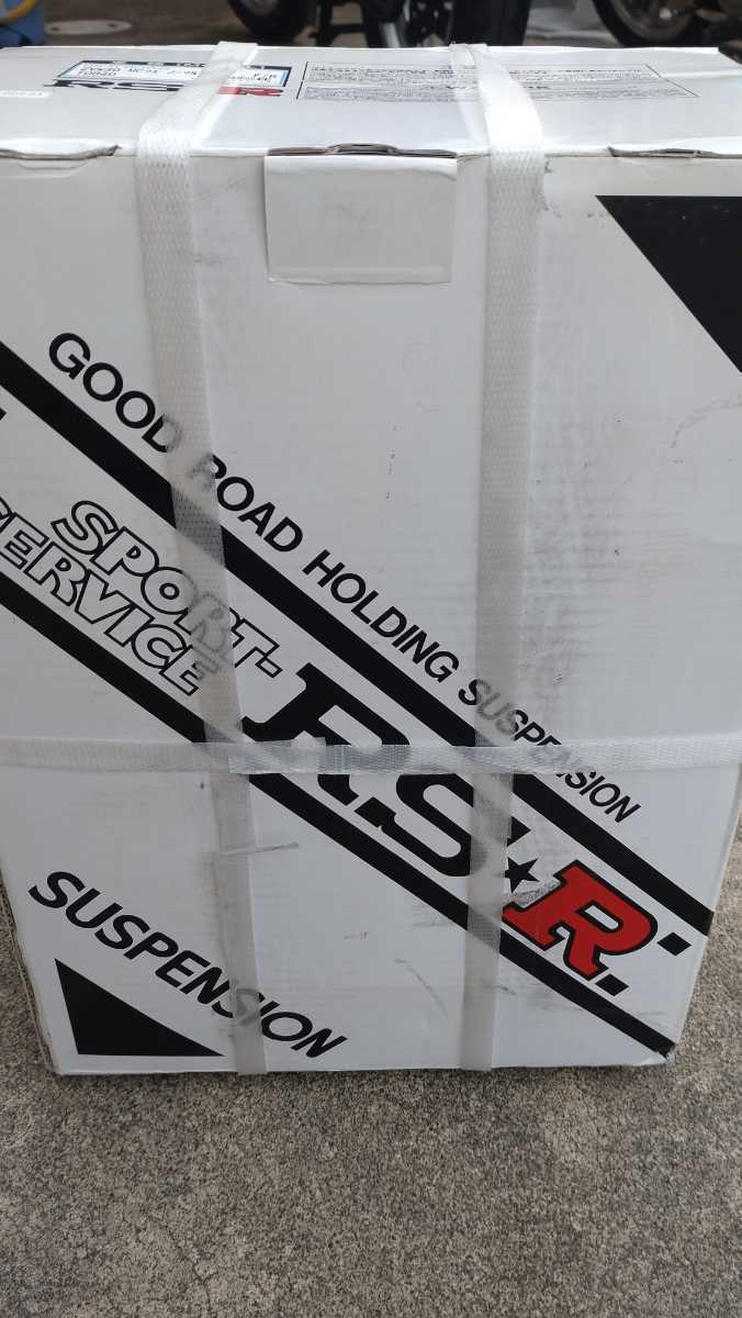 RS☆R　ダウンサス　ZVW30プリウス　T084D　ローダウン　 RS-R ダウンサス プリウス オートバックス店 ZVW30&frasl;1台分用&frasl;T084D (前後&frasl;1台分セット)