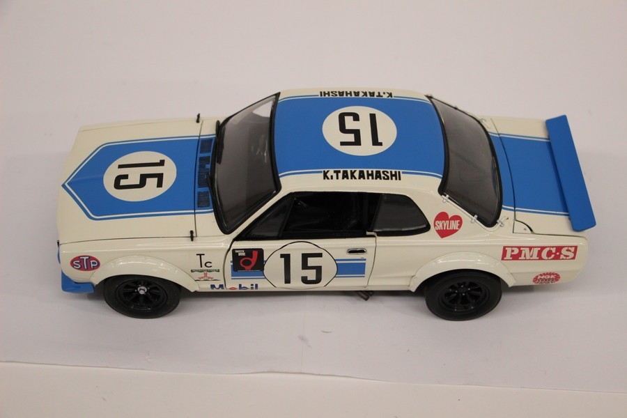  069 e2561 ジャンク品 京商 1/18スケール NISSAN スカイライン 2000 GT-R KPGC10(レーシングカー)｜売買されたオークション情報、yahooの商品情報をアーカイブ公開 - オークファン レーシングカー