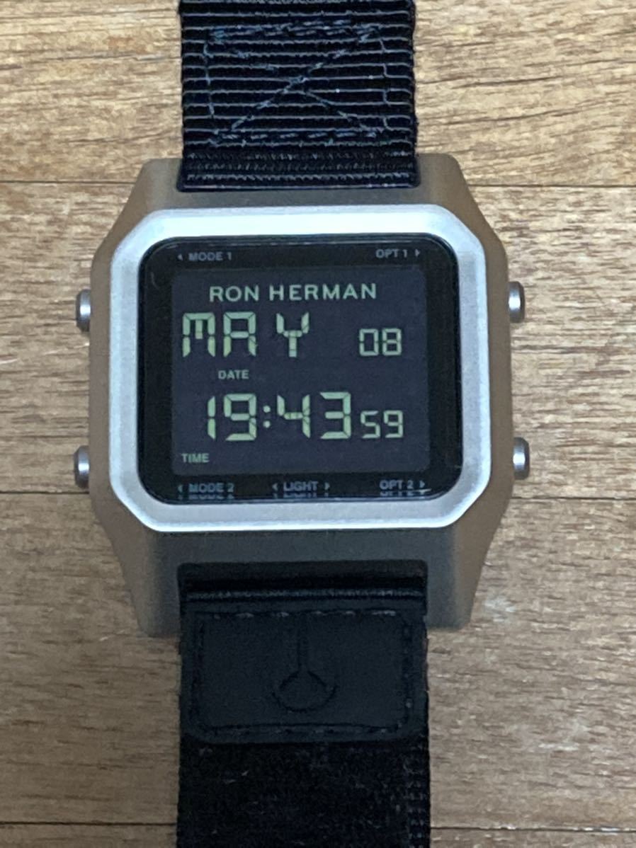 NIXON ロンハーマン Ron Herman Staple ニクソン Herman別注 デジタル 