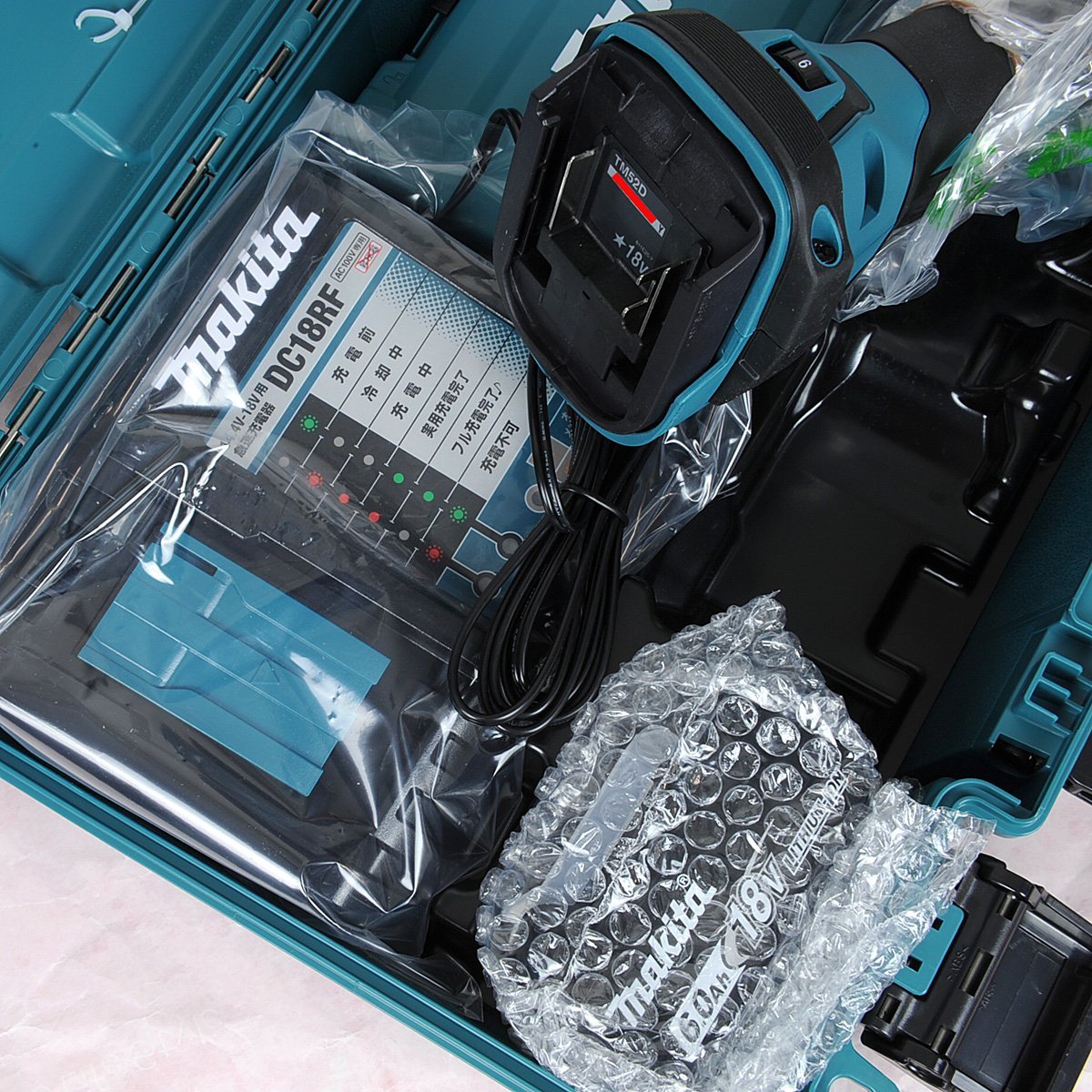 未使用 マキタ 充電式マルチツール TM52DRG 青 18V 6.0Ah 送料無料 
