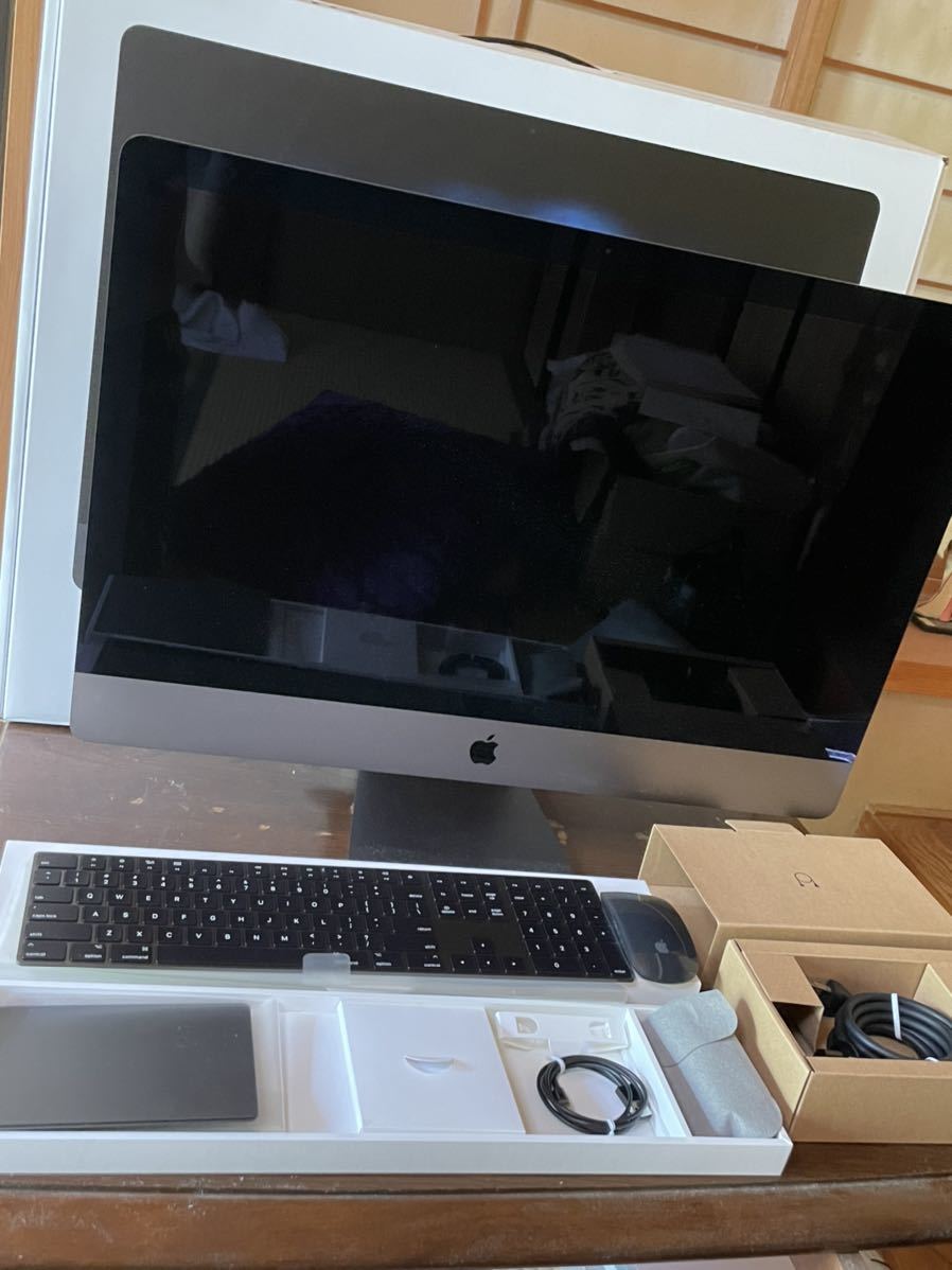 iMac Pro 2017 18コア Xeon W/128GB/2TB/Radeon Vega 64(16GB) US