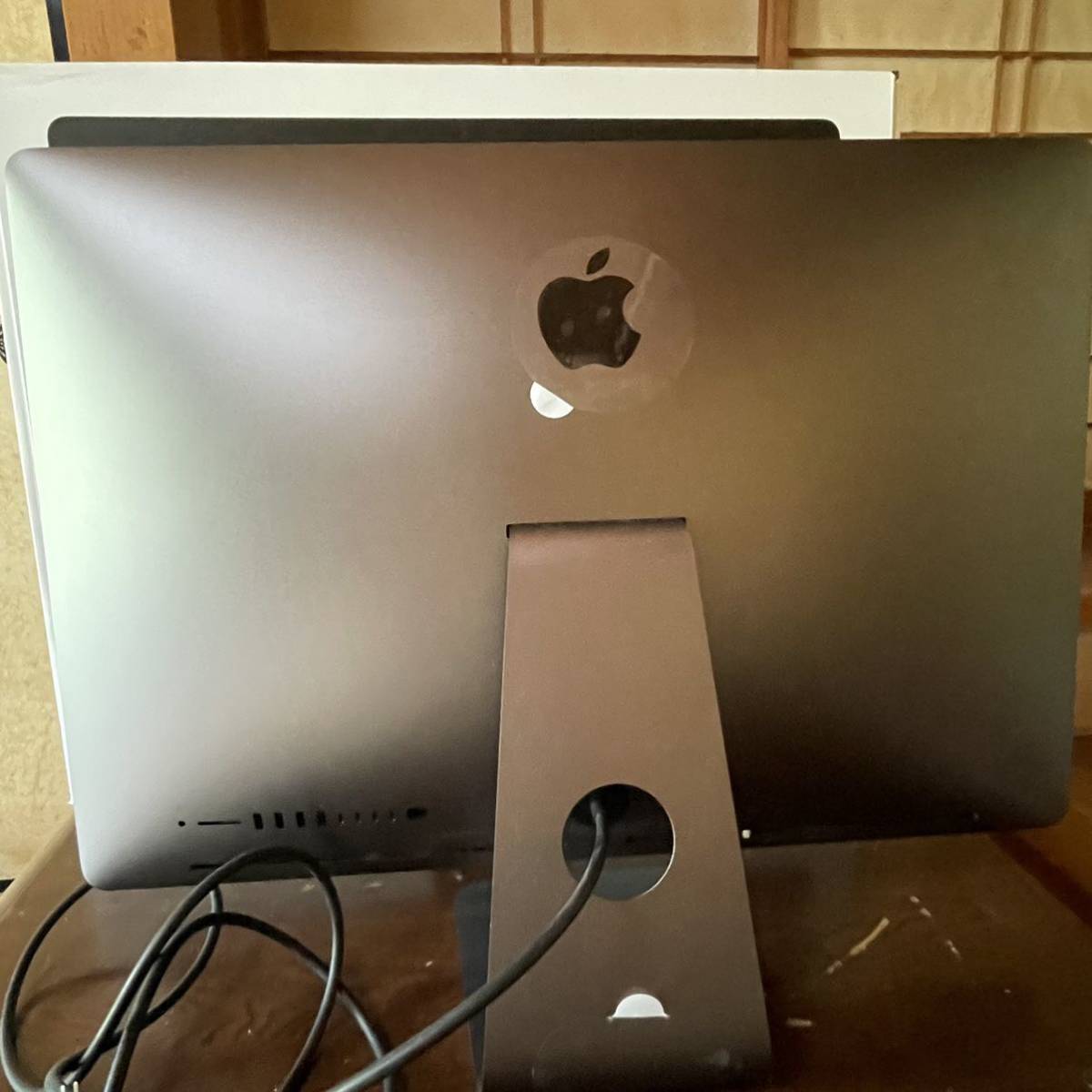 iMac Pro 2017 18コア Xeon W/128GB/2TB/Radeon Vega 64(16GB) US