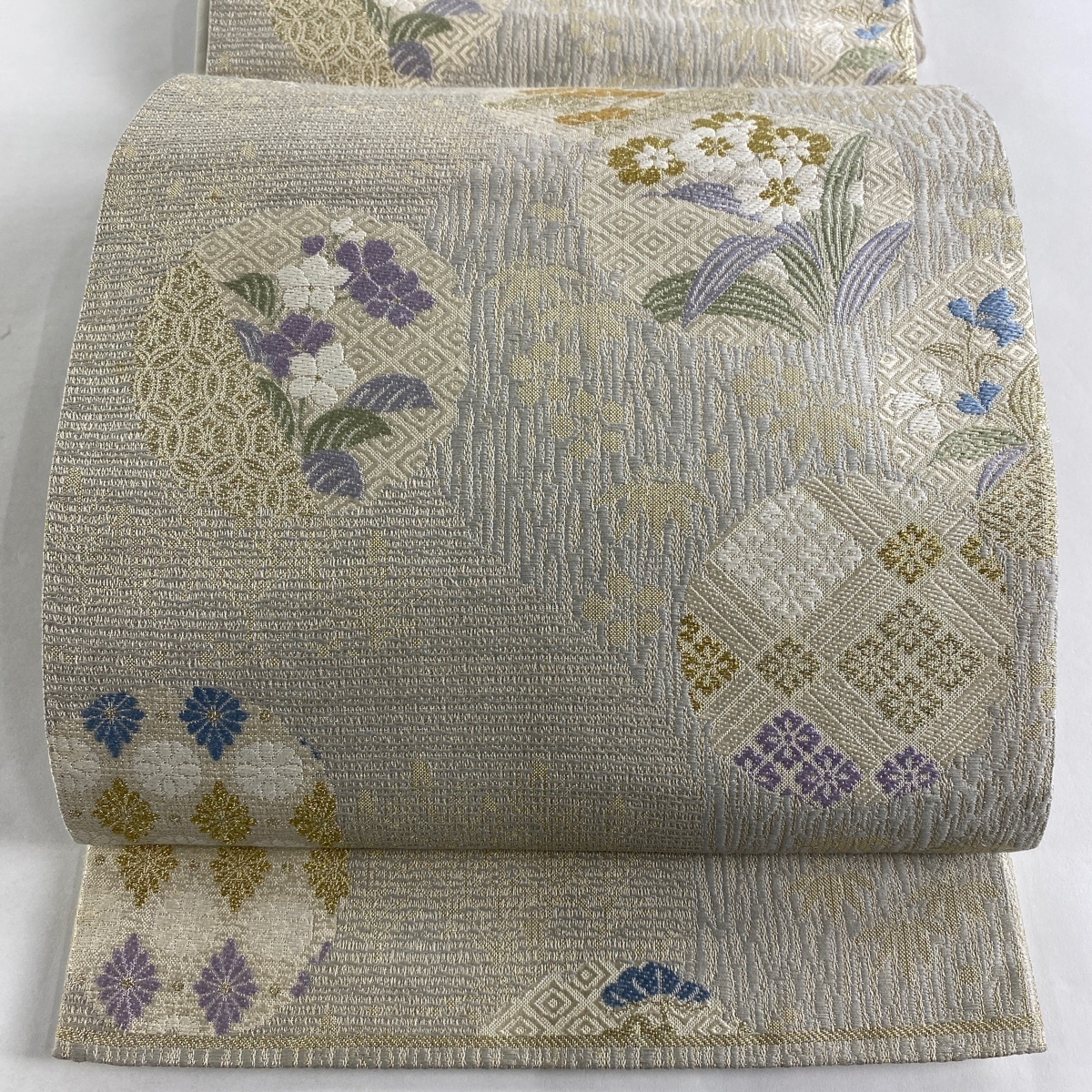 100%新品，格安 袋帯 秀品 草花 雪輪 金銀糸 刺繍 灰色 六通 正絹(仕立て上がり)｜売買されたオークション情報、yahooの商品情報をアーカイブ公開 - オークファン 仕立て上がり