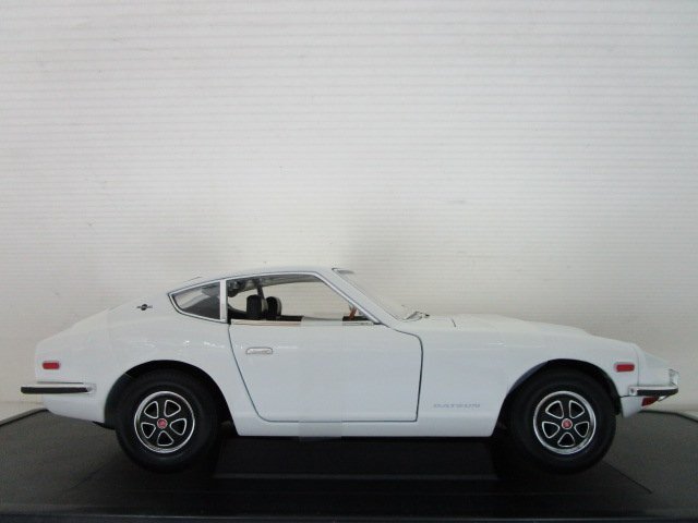 Yat Ming ヤトミン 1970 DATSUN 240Z 1⁄18 ミニカー - メルカリ