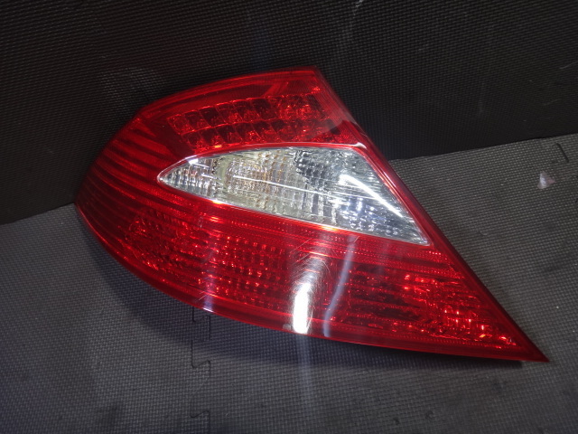 メルセデス ベンツ W219 CLS 350 等 左 テール レンズ ライト ランプ
