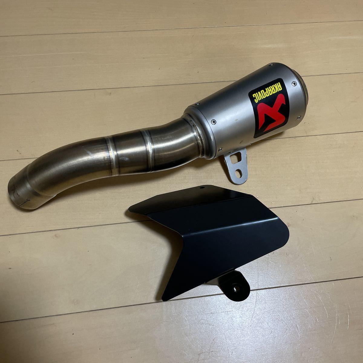 アクラポビッチ スリップオンマフラー YZF-R25 - YZF-R25⁄R3⁄MT-25⁄03 