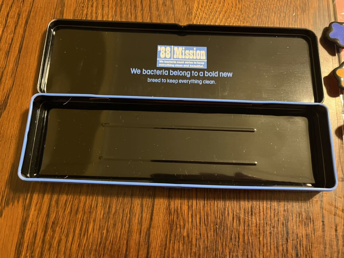 昭和レトロ　キキララ、アラレちゃん　千代紙　ツインズスターのステンドゴムシール？　バイキンくんのカンペンケース_9