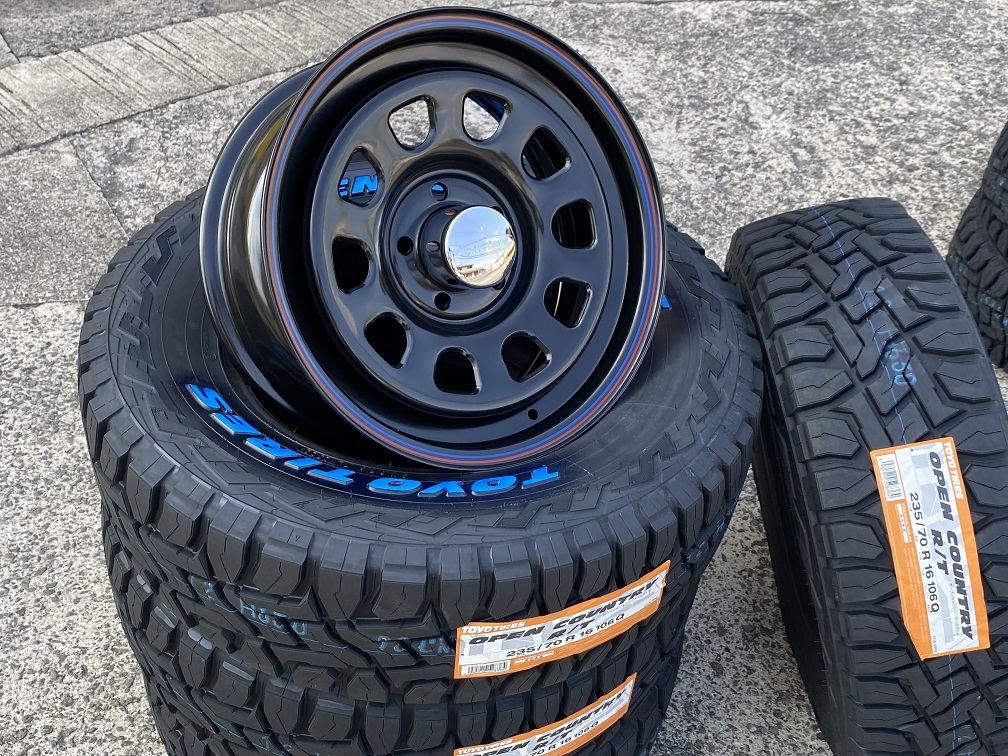◎即納 デイトナBK 16インチ7.0J+33 5H114.3 TOYOオープンカントリーR/
