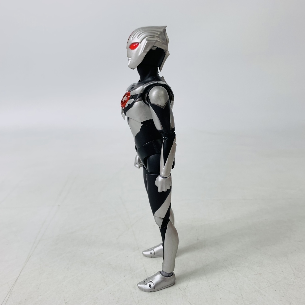 中古品 S.H.Figuarts ウルトラマンR/B ルーブ ウルトラマンオーブ