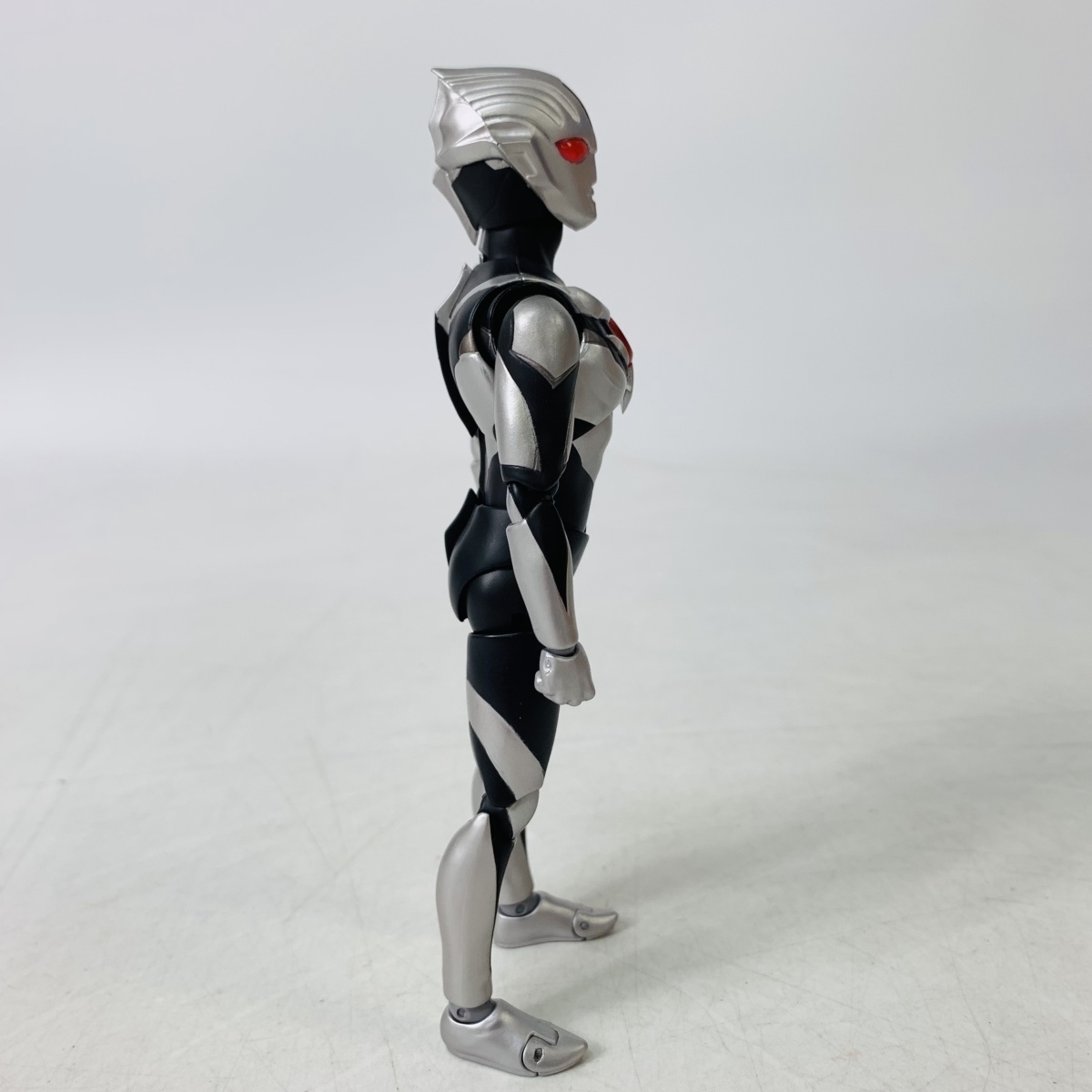 中古品 S.H.Figuarts ウルトラマンR/B ルーブ ウルトラマンオーブ
