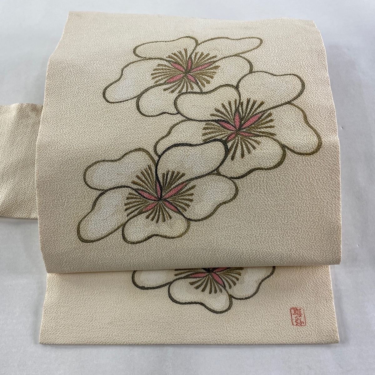 激安大特価，2026 名古屋帯 逸品 落款 森口華弘 花 縮緬 クリーム 正絹(仕立て上がり)｜売買されたオークション情報、yahooの商品情報をアーカイブ公開 - オークファン 仕立て上がり