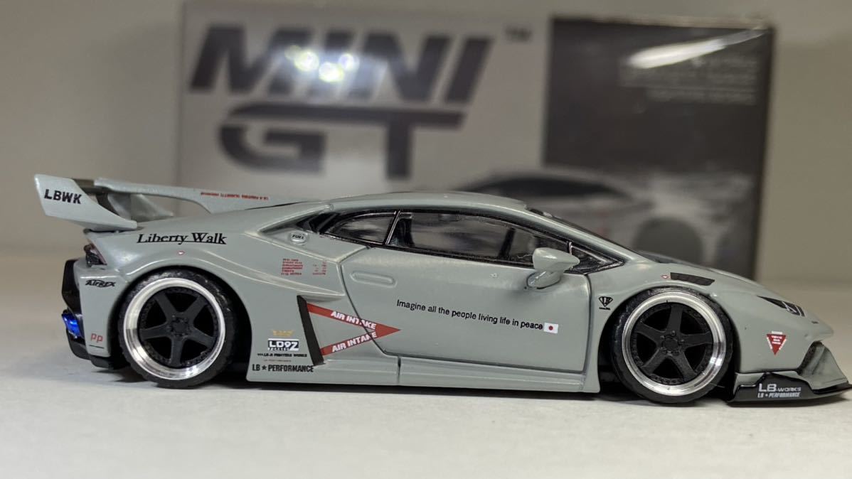 1/64 改 LB works lamborghini Huracan 車高単 アルミ製 深リム