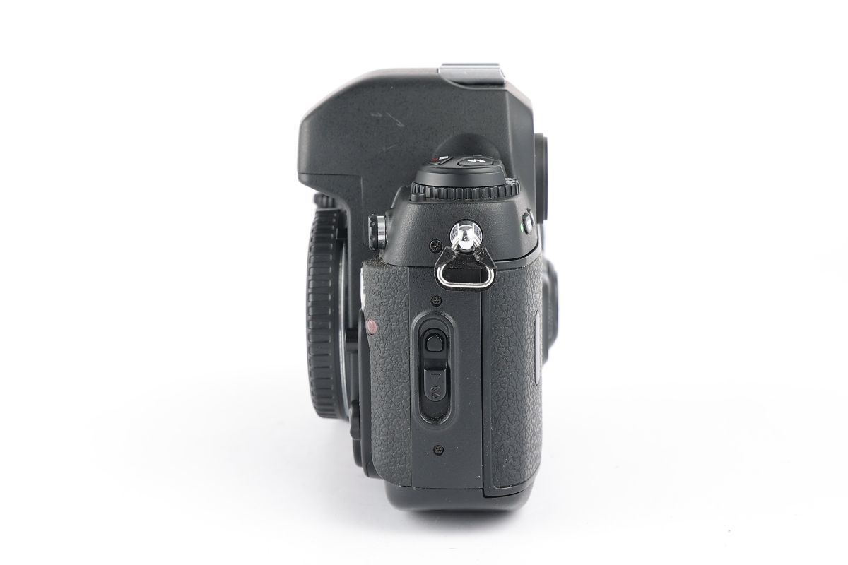 01919cmrk Nikon F100 AF一眼レフ フイルムカメラ F5ジュニア 堅牢な 