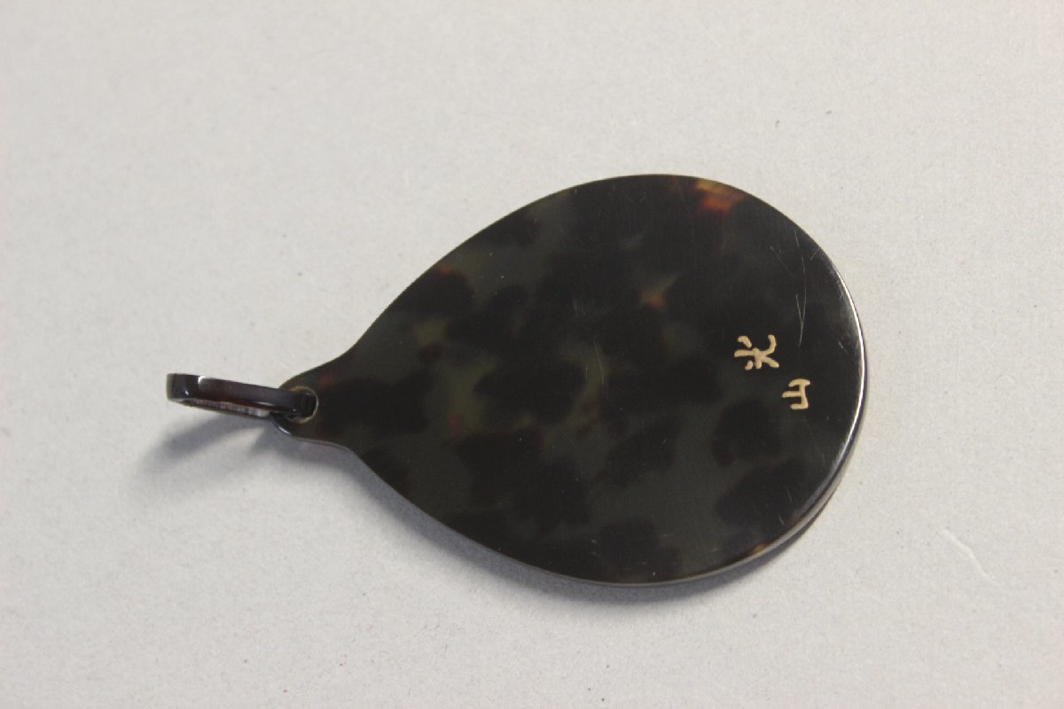 光山 銘 ブローチ 本べっ甲 螺鈿 金蒔絵 舞蝶図 鼈甲 4.5×7.3cm