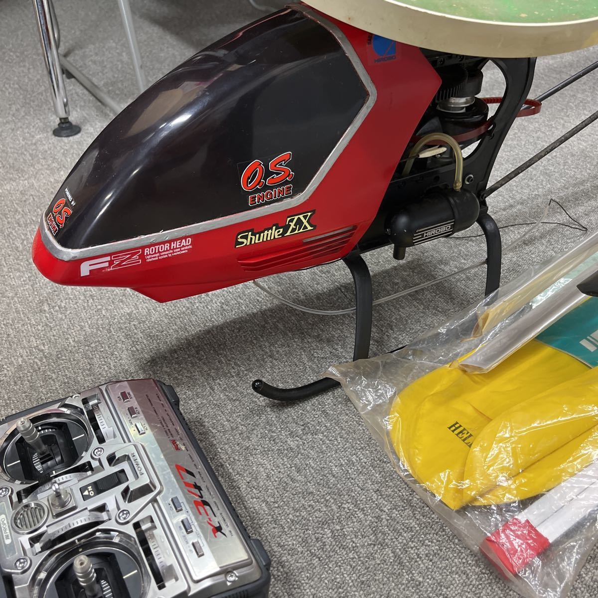 HIROBO ラジコン　ヘリコプター　Shuttle Z Nitro RC Heli Hirobo Shuttle Z - Park Flying and Detailed Look