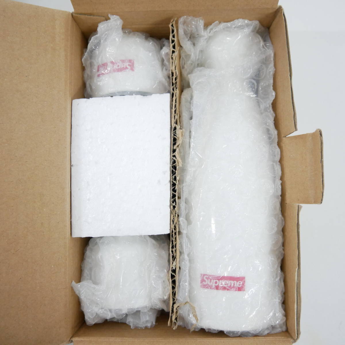 【新品，HOT】 1円 国内正規 Supreme 17AW 17FW Sake Set 徳利 とっくり おちょこ お猪口 セット White ホワイト 白 食器シリーズ Free(その他)｜売買されたオークション情報、yahooの商品情報をアーカイブ公開 - オーク その他
