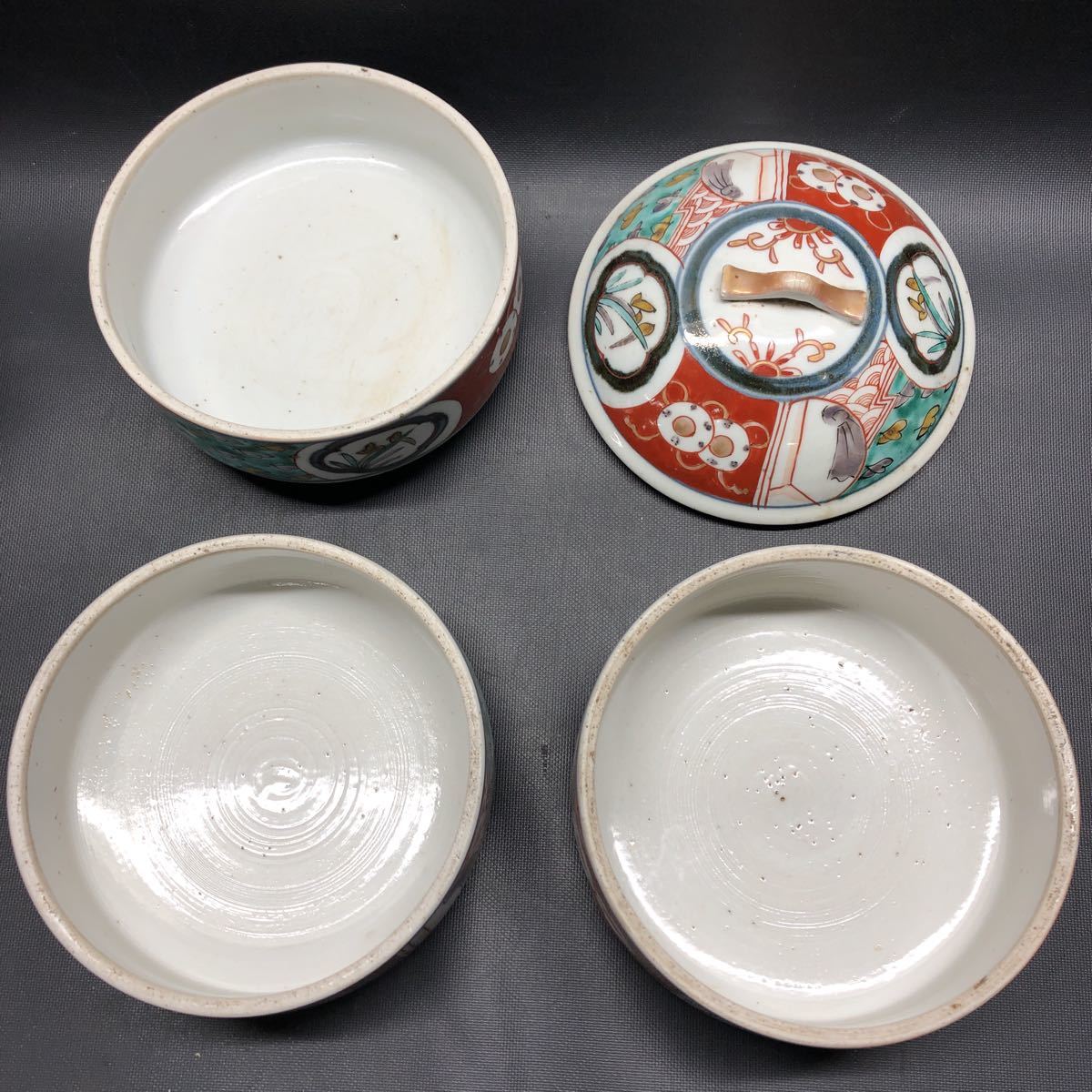 AI1285 古伊万里 3段重 木箱 共箱 伊万里 色絵 赤絵 三段重 陶器 蓋物 