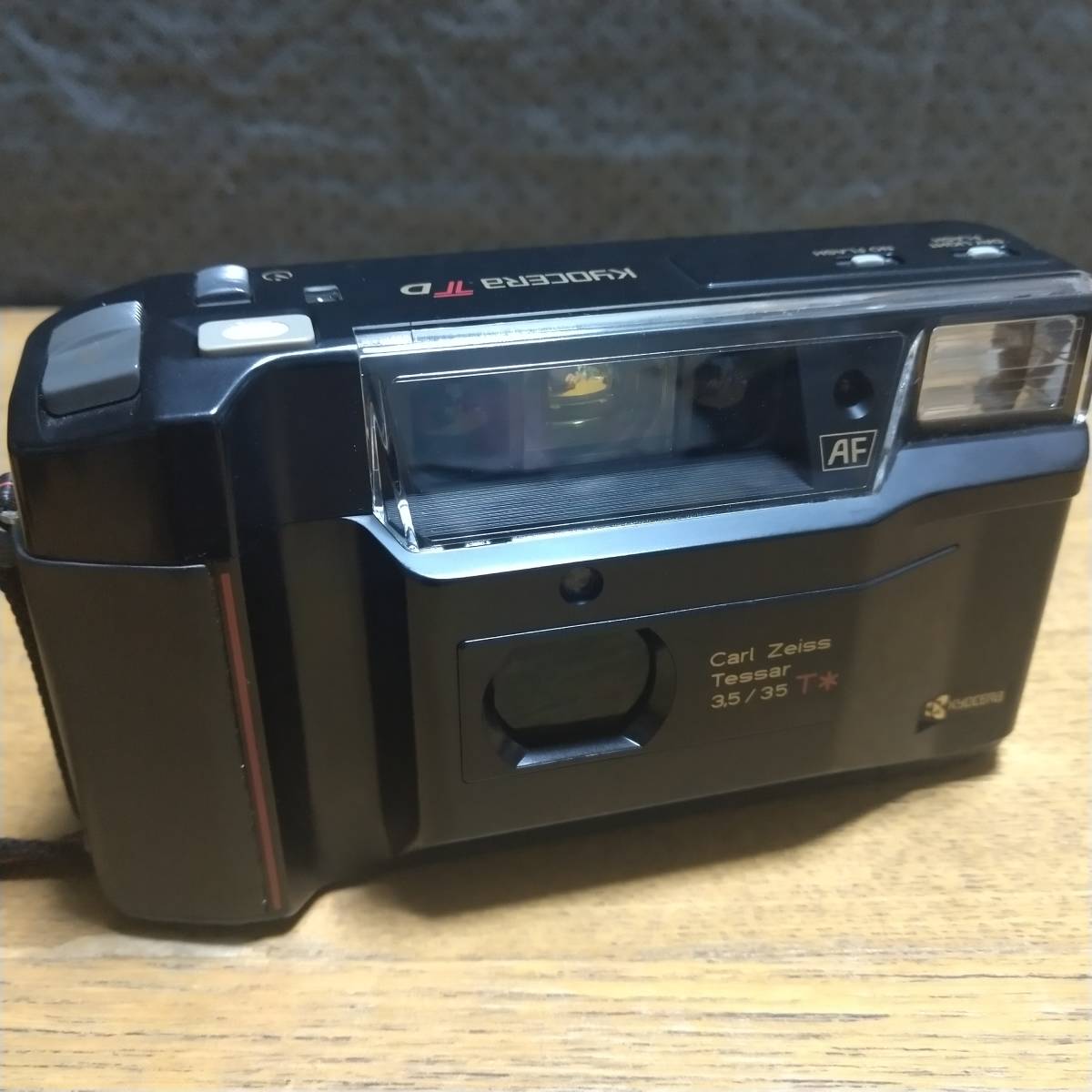 動作品 KYOCERA T PROOF Carl Zeiss Tessar 35mm F3.5 コンパクト