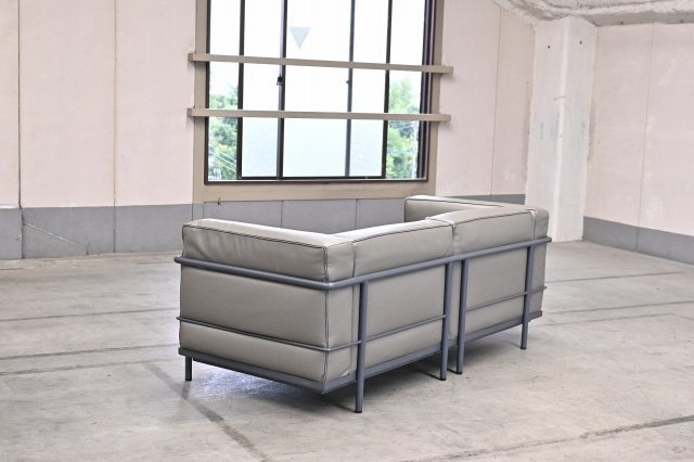 213万 2021年購入 新品同様 Cassina/カッシーナ 本革「LC3 FAUTEUIL 