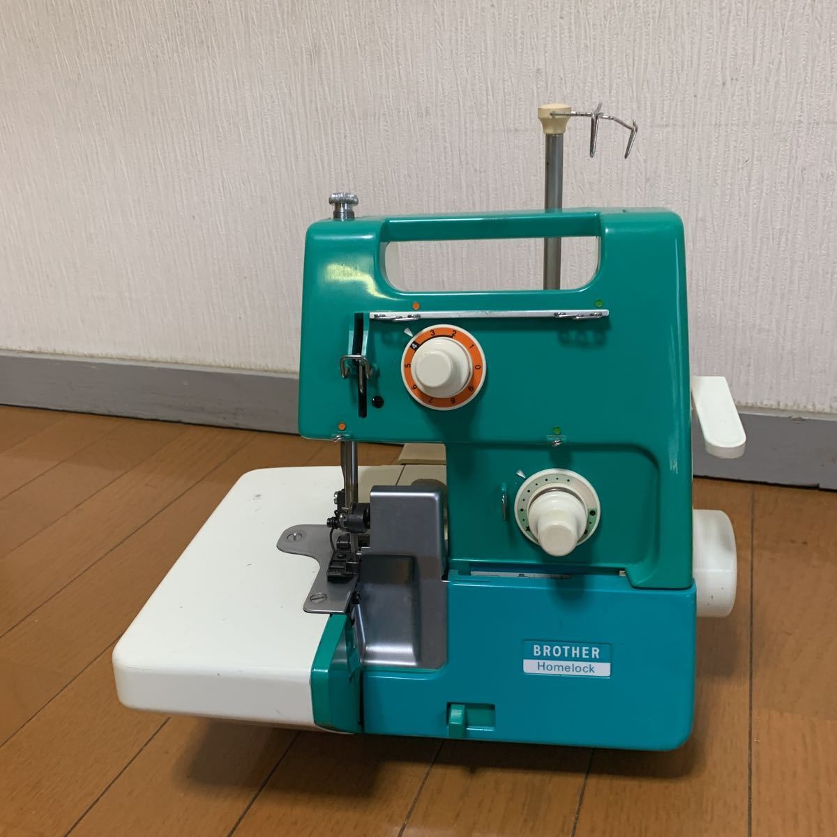 brother ロックミシン HOMELOCK TE4-B522 通電確認済 針上下 電源 