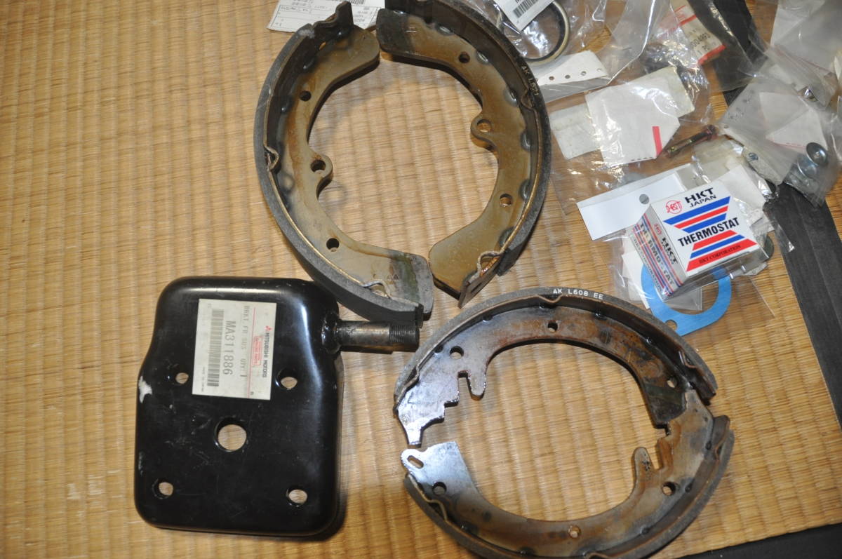三菱ジープJ53,J55 新旧部品（純正、相当品）廃盤品などいろいろ。JEEP 