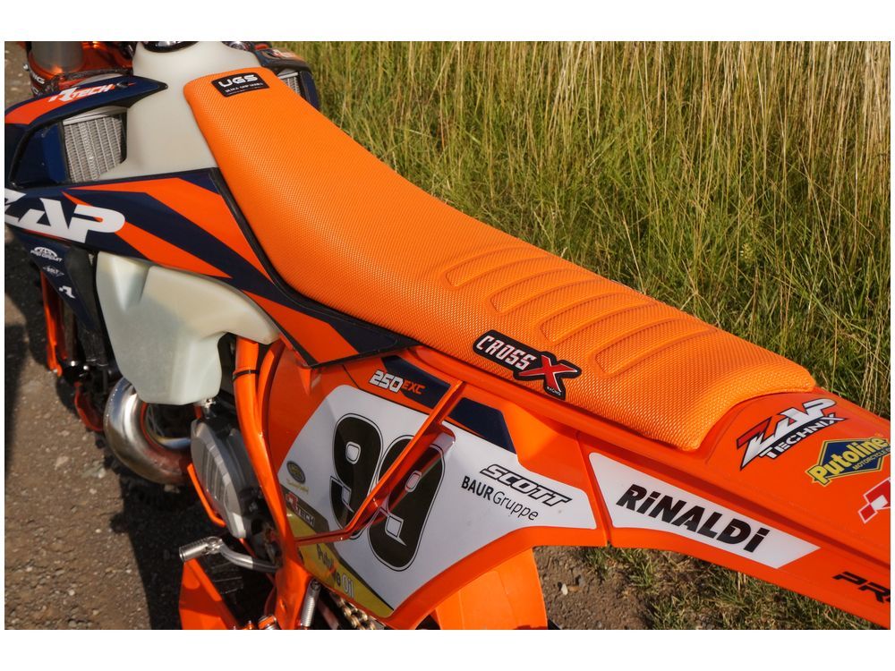CrossX Racing UGS-WAVE GRIPシートカバーBETA RR 125/200/250/300 RS