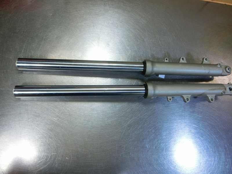 人気，豊富な FZR400R フロントフォーク左右セット 41mm 1WG 3EN2 型(フロント)｜売買されたオークション情報、yahooの商品情報をアーカイブ公開 - オークファン ヤマハ用