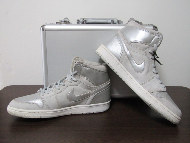 新品 NIKE AIR JORDAN 1 RETRO 2001 ADDITION NEUTRAL GREY METALLIC 