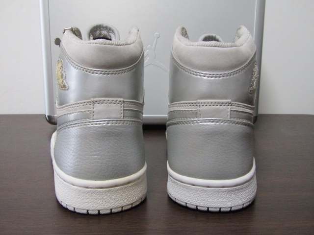 新品 NIKE AIR JORDAN 1 RETRO 2001 ADDITION NEUTRAL GREY METALLIC 