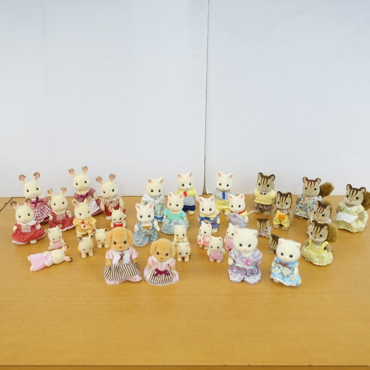最新作，限定セール シルバニアファミリー 人形まとめて35体セット(シルバニアファミリー)｜売買されたオークション情報、yahooの商品情報をアーカイブ公開 - オークファン シルバニアファミリー